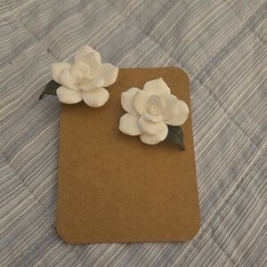 Chic White Floral Earrings